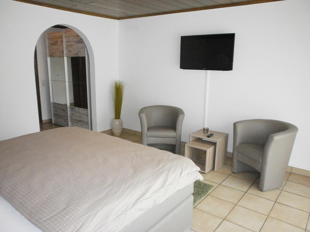 Gaestehaus Lohmann Hotel Bullay Kültér fotó
